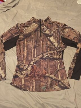 Mossy Oak Camo Long Sleeve Quarter-Zip Top in Brown and Black
